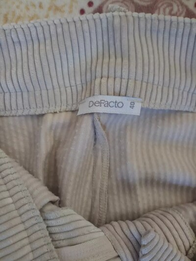 DEFACTO MARKA 40 BEDEN KALİTELİ FİTİLLİ KUMAŞ PANTOLON