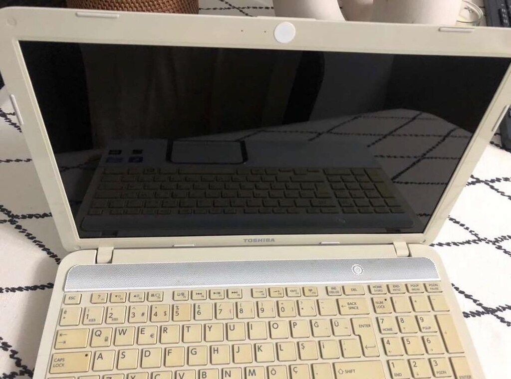 Toshiba Satellite L850 15.6 Intel Core i5-3210M 2.5GHz - 3