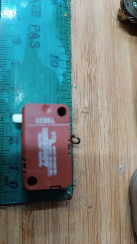 Lmit Anahtarı .1A250V 125-250VAC 5E4 40T150 (Renk : D41X A) - 3