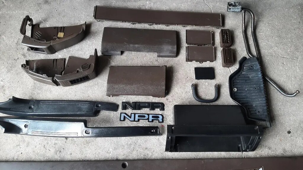 Isuzu NPR Göğüs Parçaları - 4