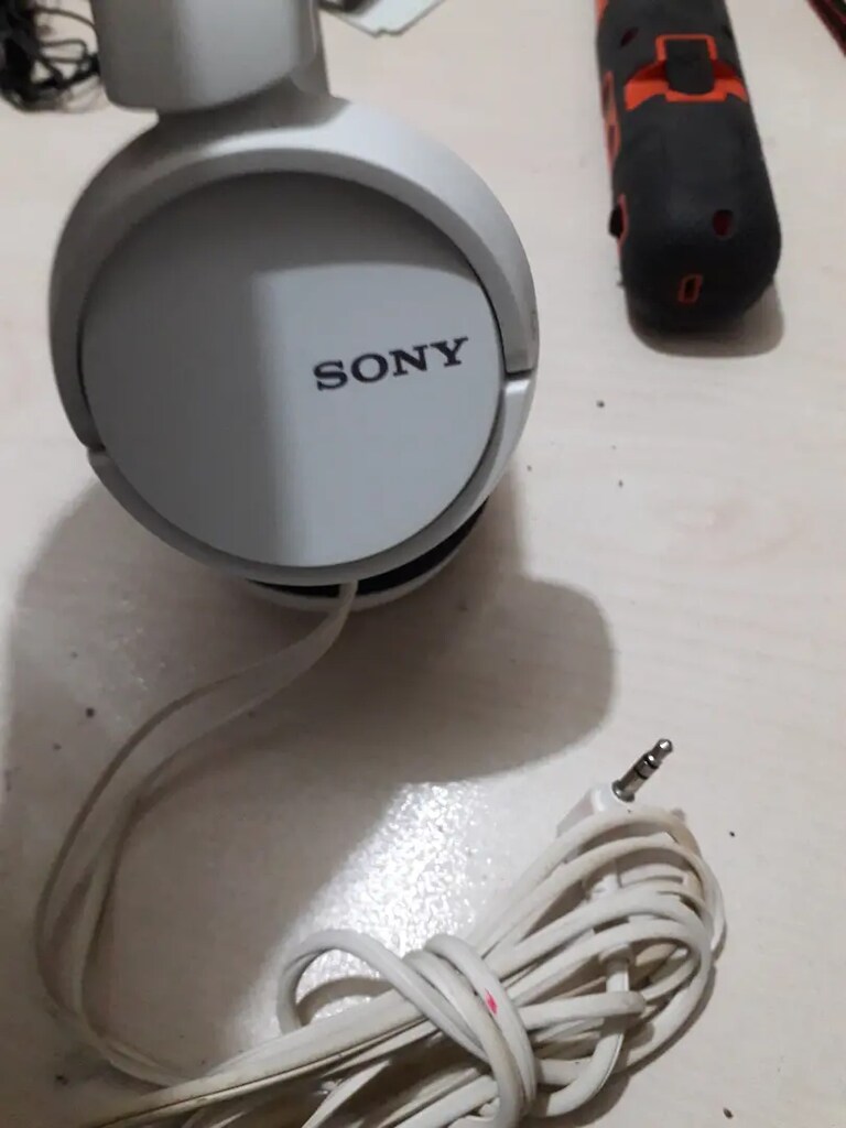 SONY MARKA TEMIZ KULAKLIK ( SUNGERI YOKTUR ) - 2