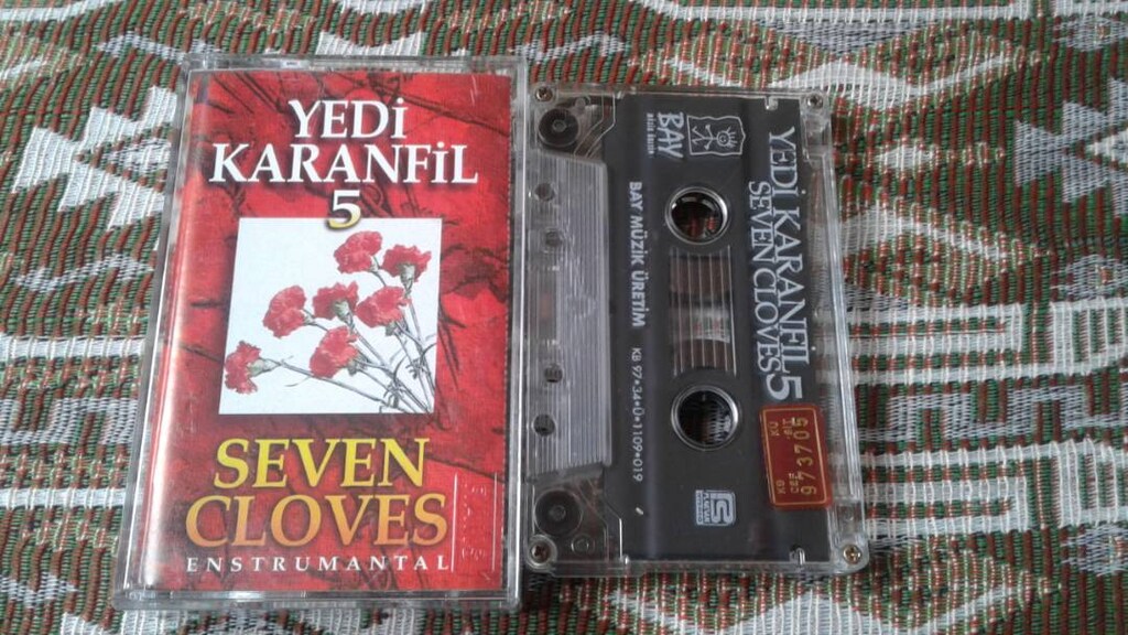 YEDİ KARANFİLDEN ÜÇ KASET - 2