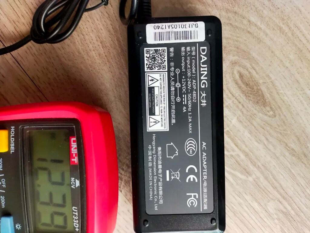12 Volt 4 amper adaptör plastik kasa adetli vardır.. - 5