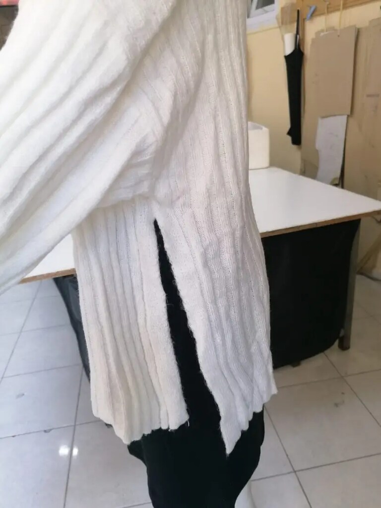 Kazak bayan tiriko krem rengi 13 adet var adeti 150 TL - 3