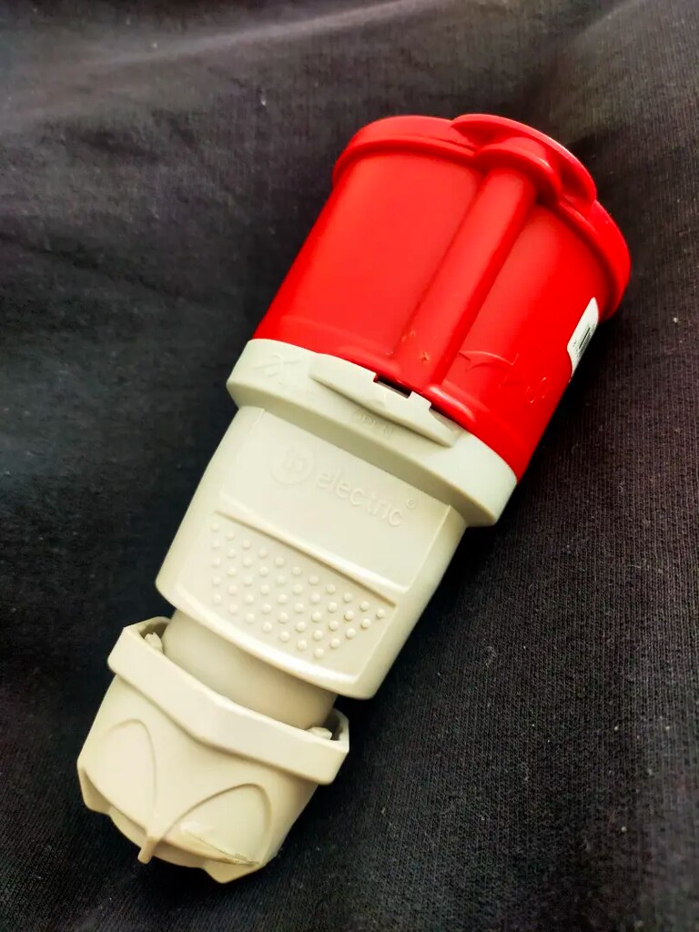 5*32a Uzatma prizi IP445*32a Uzatma prizi IP44. - 7