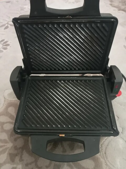 Tost makinasi