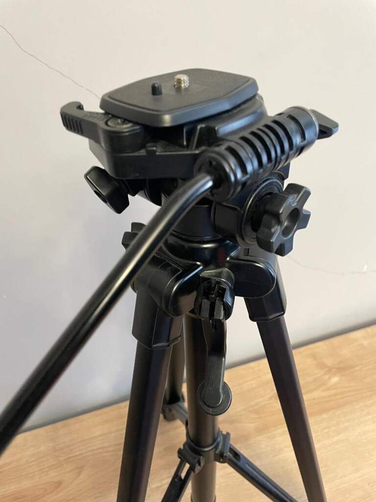 Sony vct-r640 tripod - 4