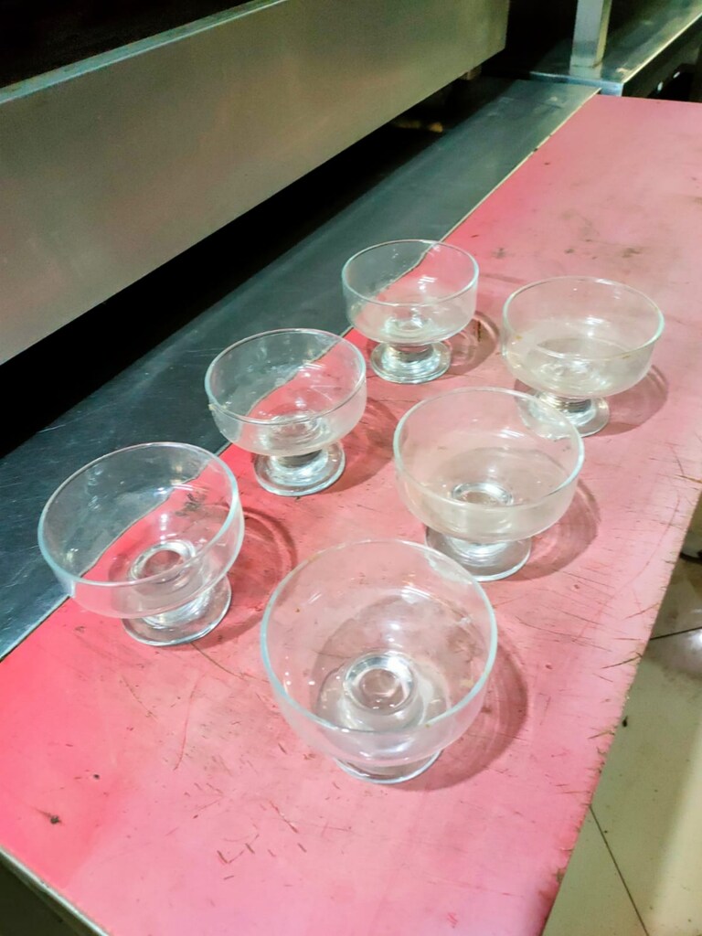 Sütlü tatlı dondurma kasesi - 2