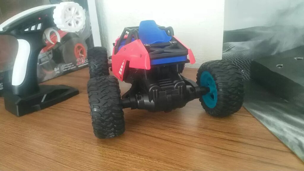 Uzaktan kumandalı şarjlı jeep arazi araç. 30cm uzunluk - 9