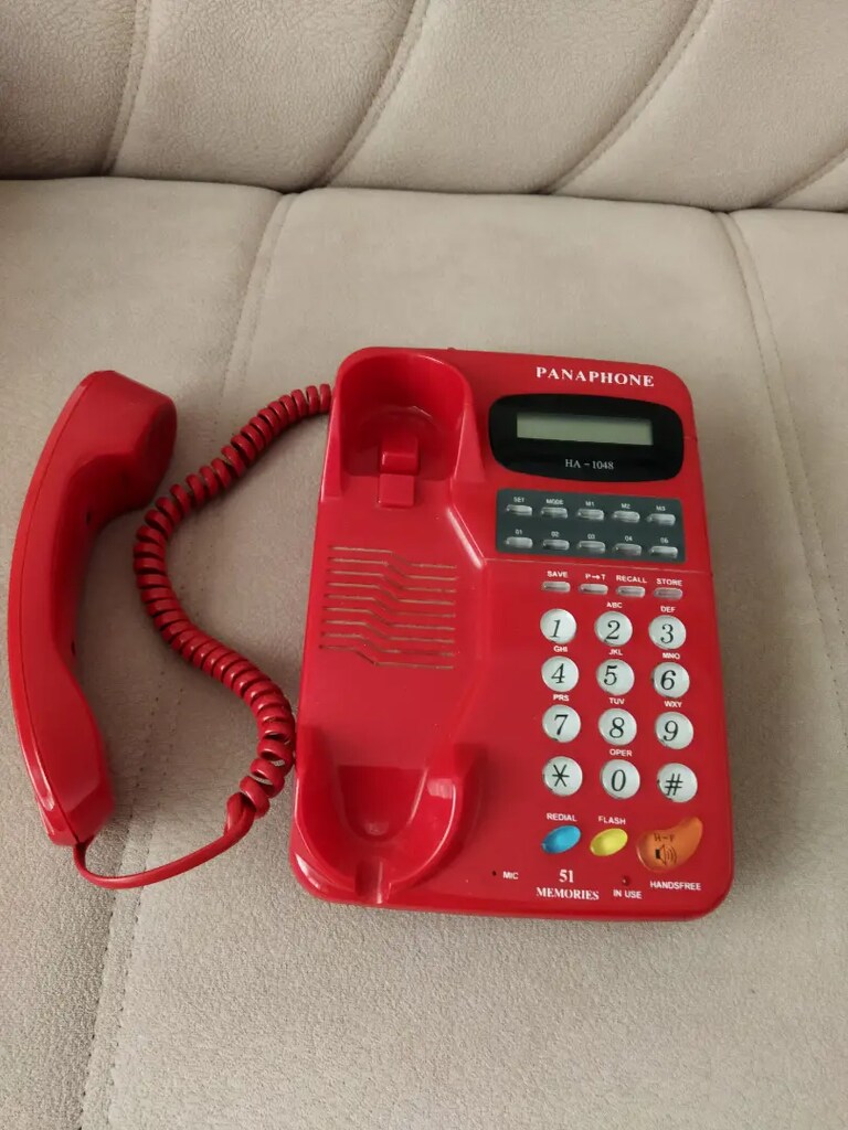 Kırmızı ev telefonu - 2