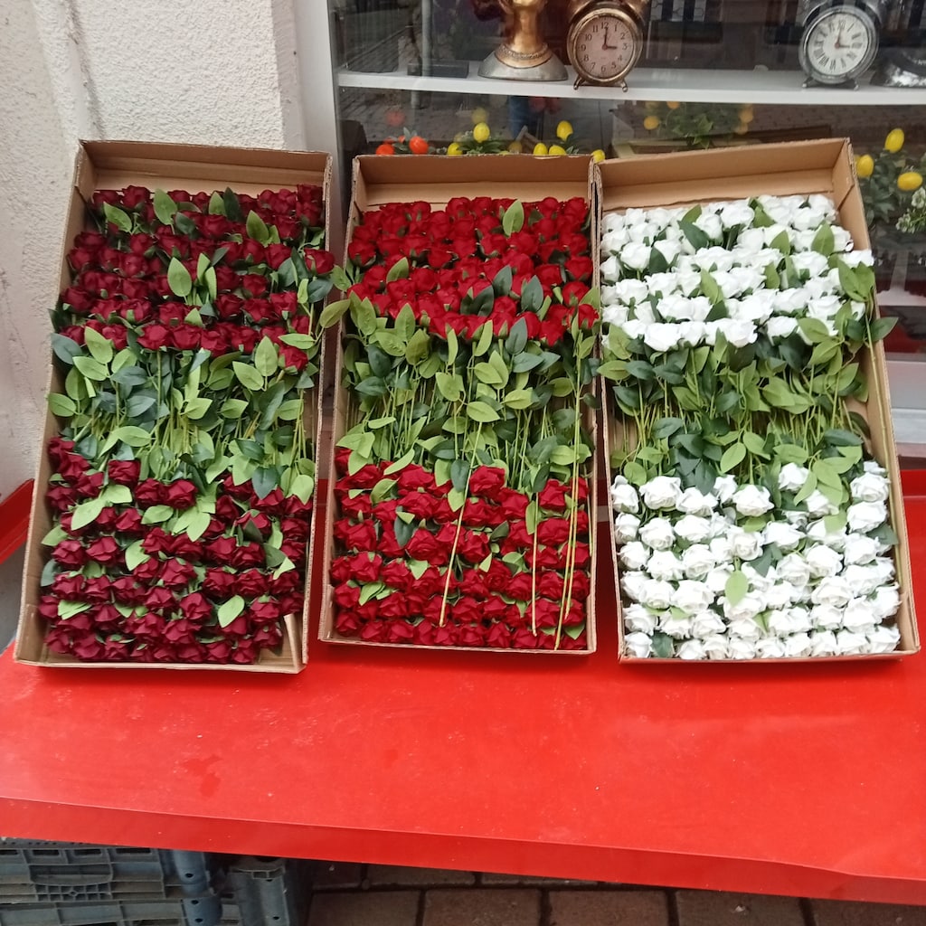 Yapay kadife gül