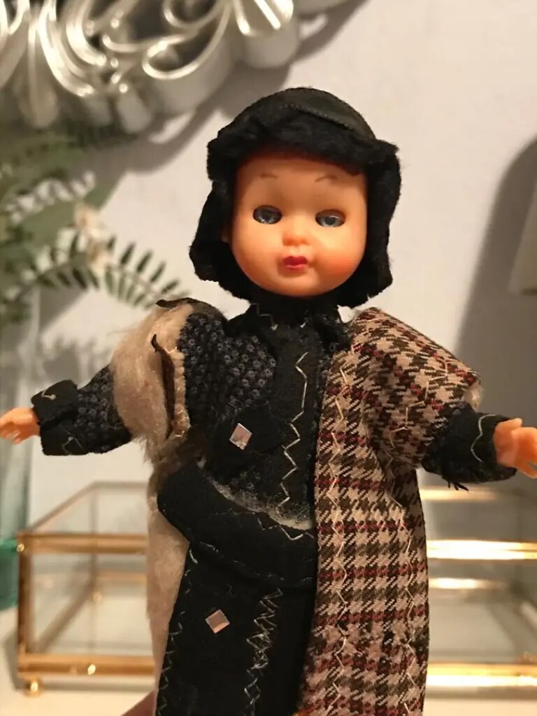 Vintage Uyuyan Mini Bebek & El Yapımı Giysileriyle - 8