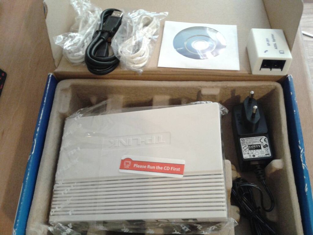 TP-Link TD-8817, ADSL2/2+ Ethernet/USB Modem Router. - 2