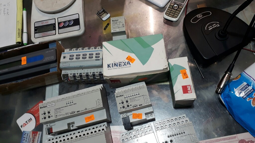 BERKER universal dimmaktor 7531 40 21 - 4