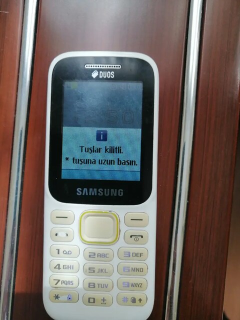 Samsung B310 tuşlu telefon