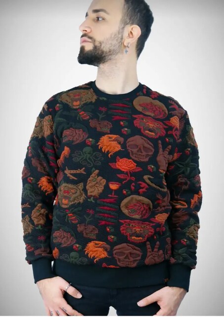 Sweatshirt