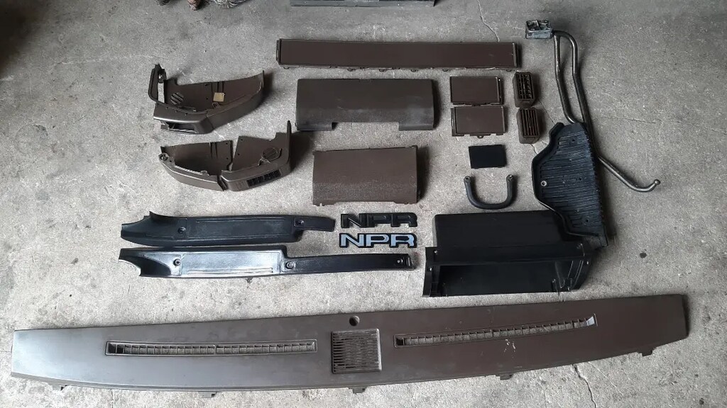 Isuzu NPR Göğüs Parçaları - 7