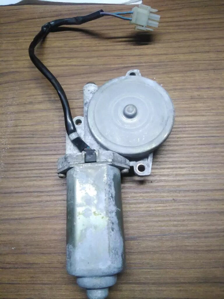 JAGUAR STYPE SUNROOF MOTOR - 2