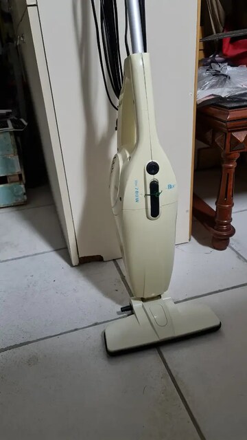 Dik elektrikli süpürge