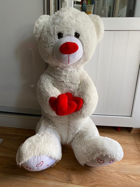 Beyaz Peluş Ayı kalpli