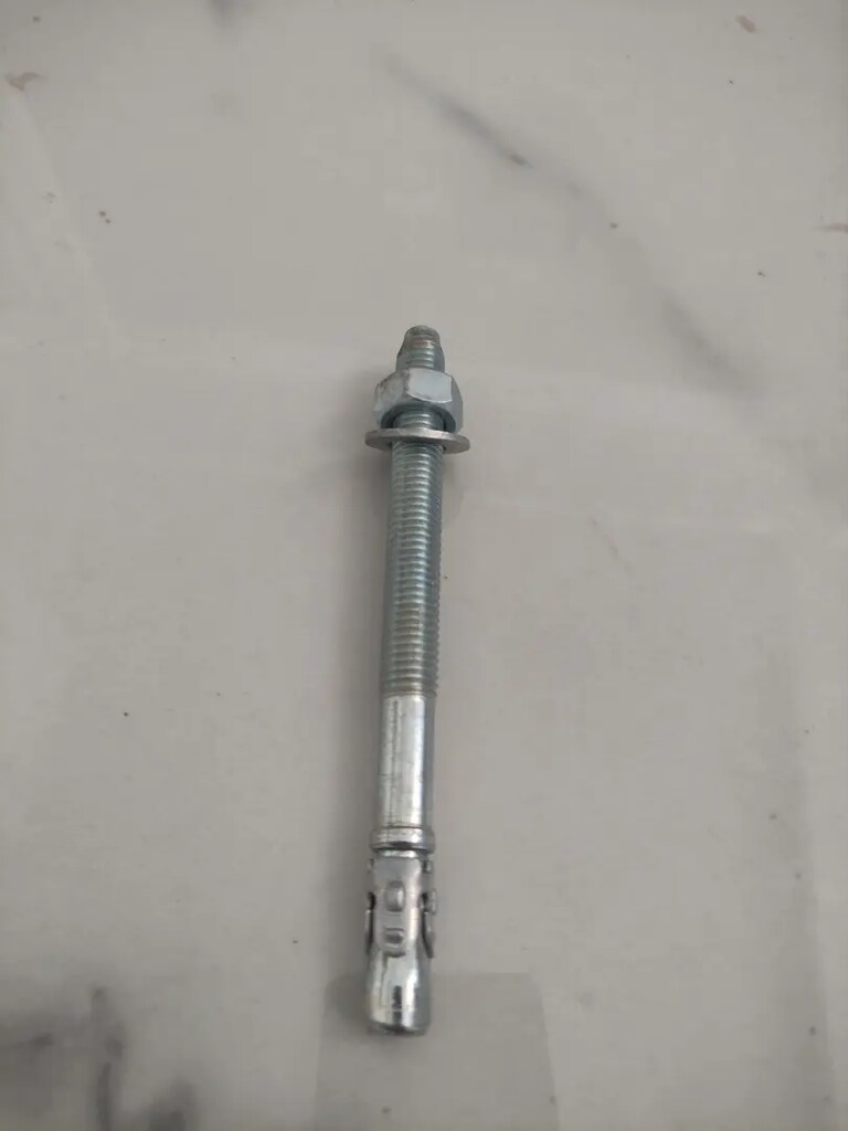 M12-15 cm çelik klipsli dubel 200 adet vardır - 2