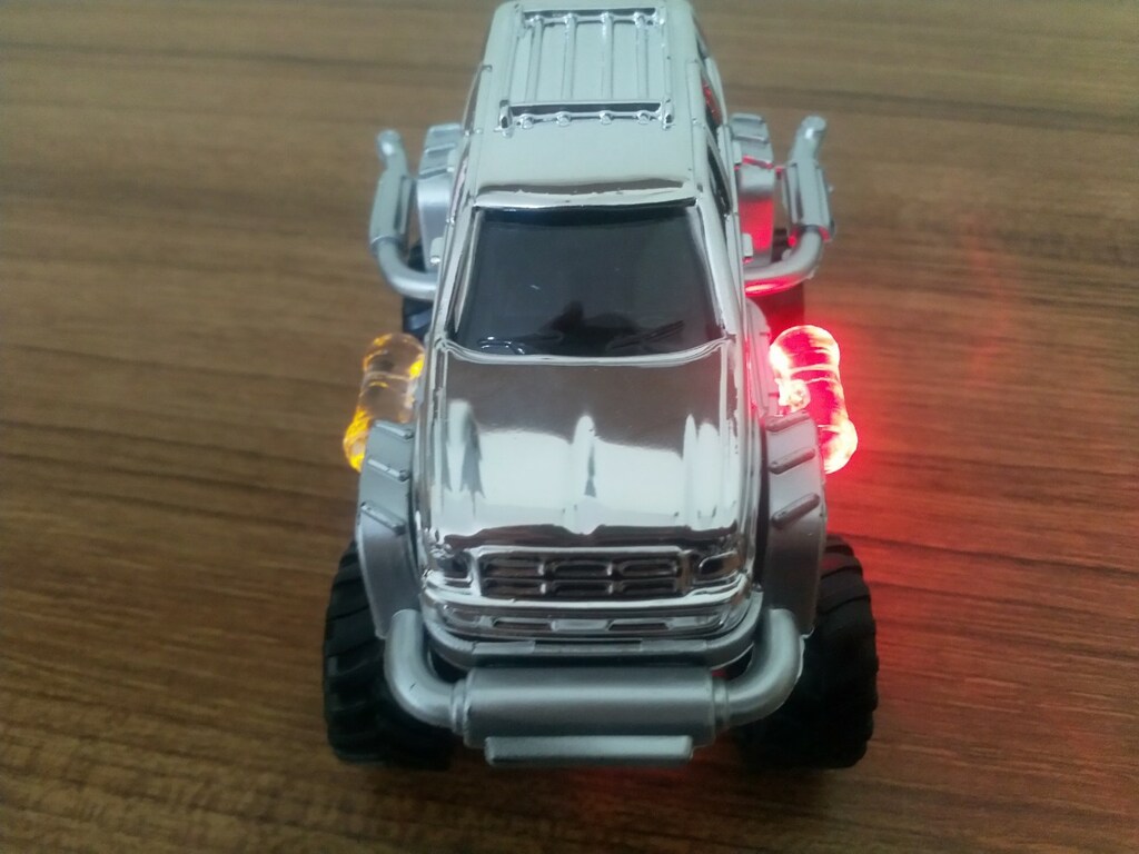 Metal canavar kamyon jeep oyuncak ışıklı amortisörlü çek bırak özellik - 9