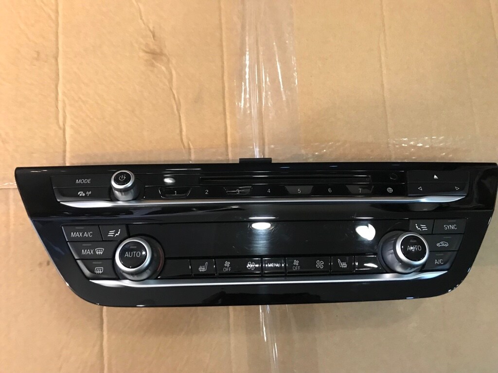Bmw G30 5 serisi Klima ve teyp kontrol paneli c?kma orjinal - 2