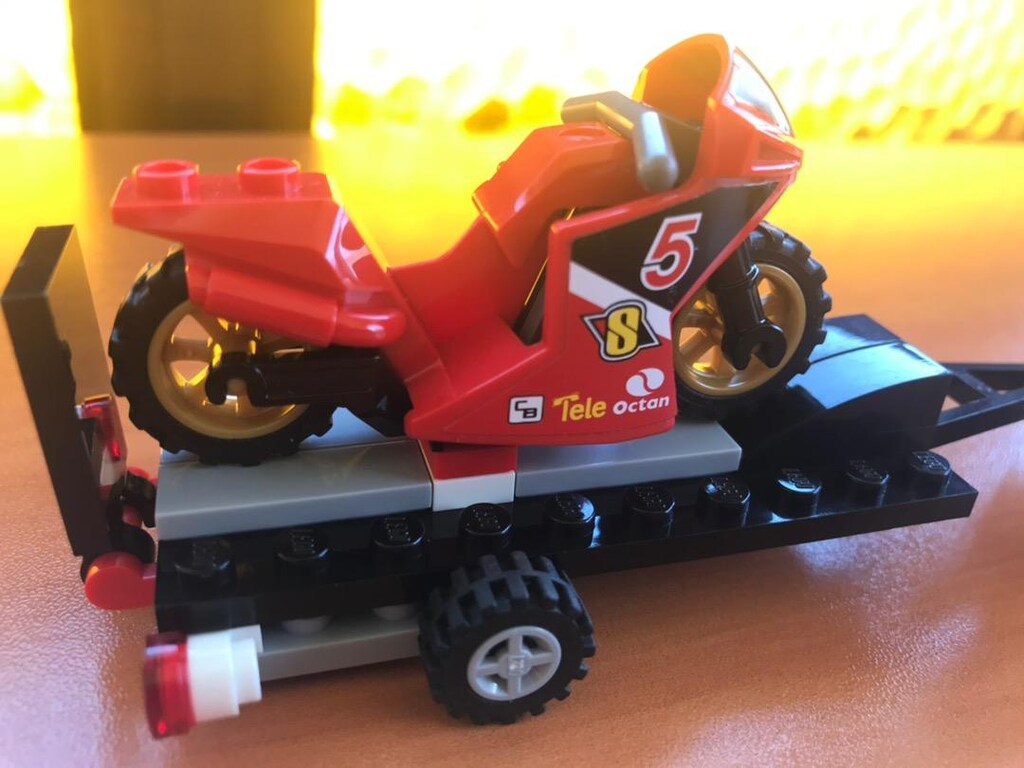 Lego City Racing Bike Transporter 60084 - 2