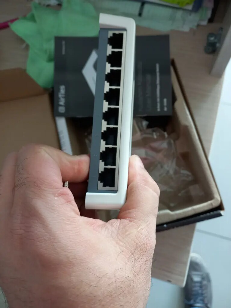 Airties sekiz port yüz megabit Ethernet dağıtıcı - 7