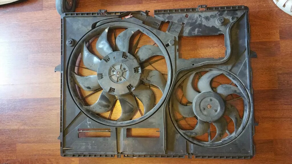 PORSCHE CAYEN FAN MOTOR - 4