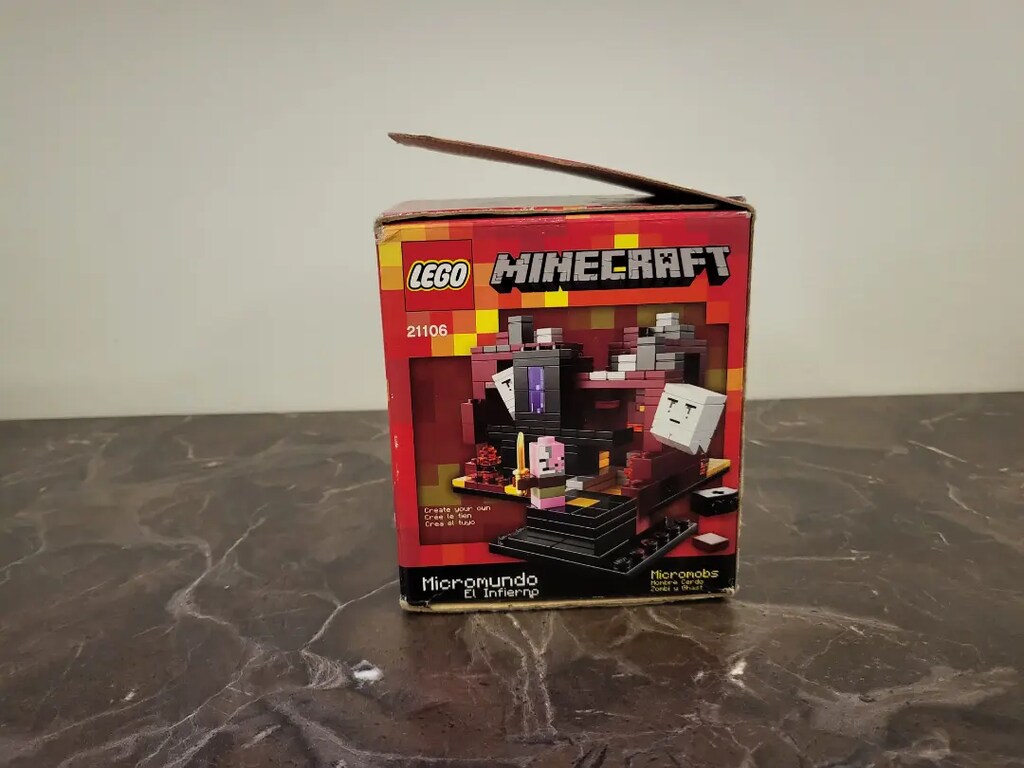 Lego Minecraft 21106 - 5
