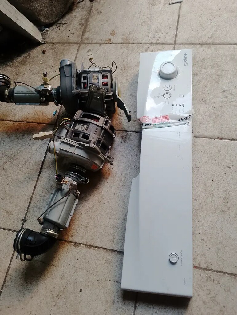 Arçelik bulaşık Makinesi motoru ve ana kart