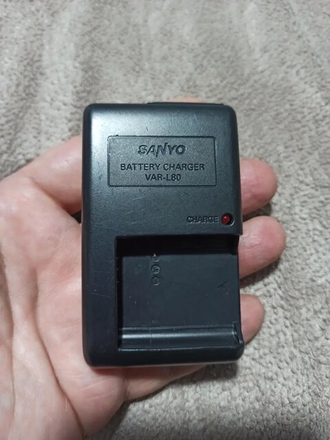 SANYO VAR-L80 Digital fotoğraf makinesi şarjı