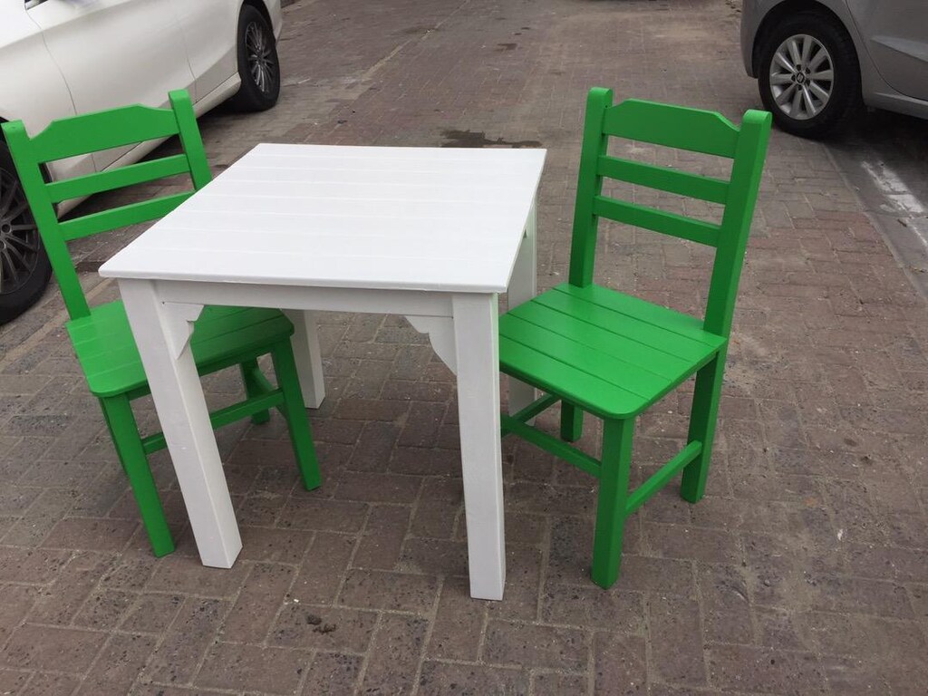 Renkli sandalye ahşap yeşil sandalye beyaz masa 2 li kare takım - 3