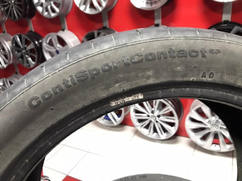 255/40/19 çıkma lastik Continental marka yazlık temiz düzgündür 2adet - 4