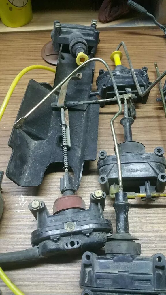 MERCEDES KİLİT AKTÜATÖR VAKUM W124 W126 W140 - 2