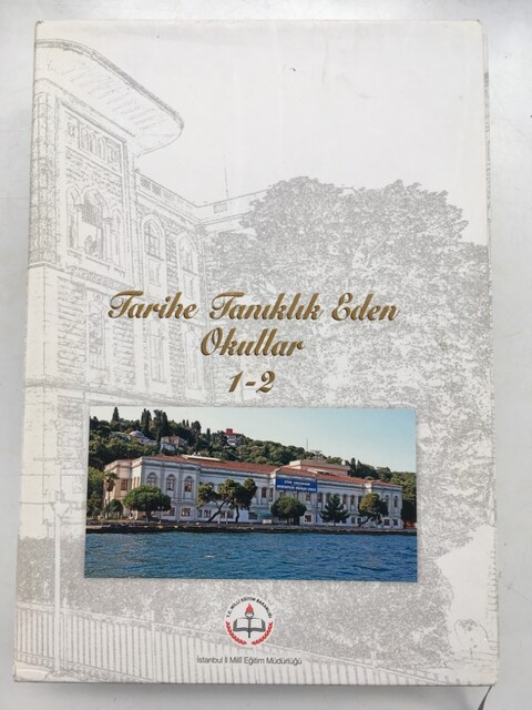 Tarihe Tanıklık Eden Okullar 2 Cilt Takım / Şerafettin Turan