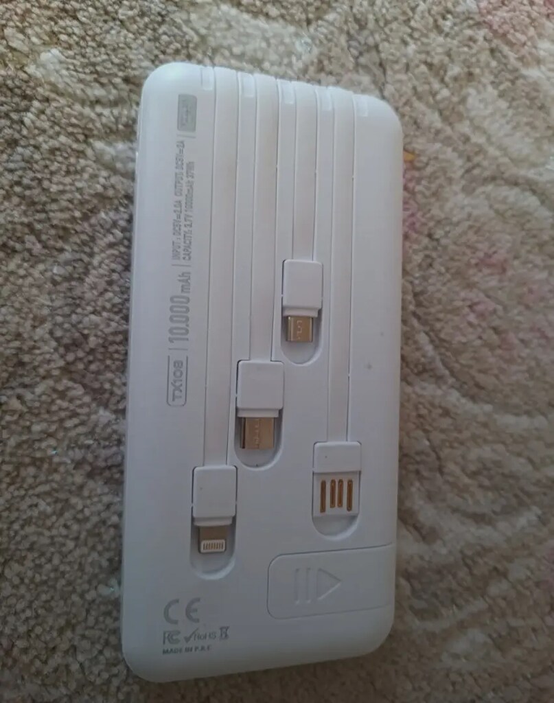 10.000 mAh Kablolu Dijital Göstergeli Powerbank Şarj Cihazı Şarj Aleti - 9