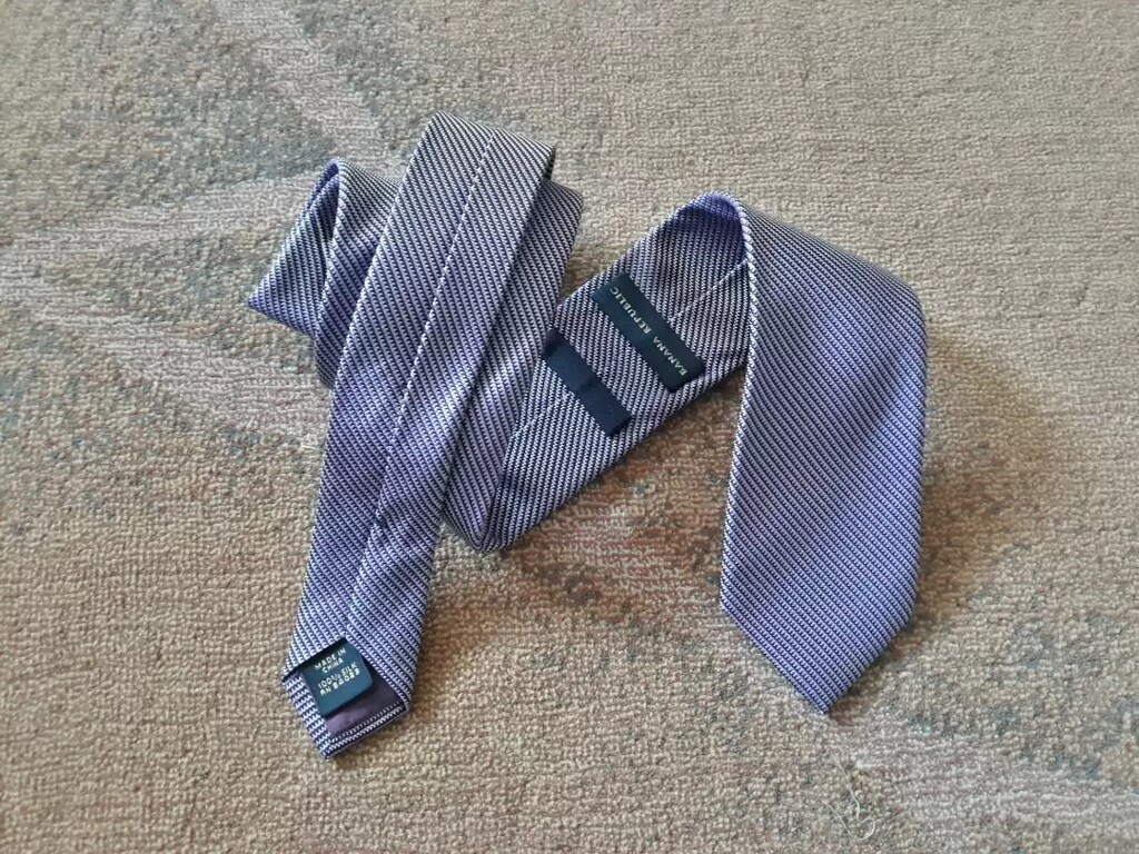 BANANA REPUBLIC
