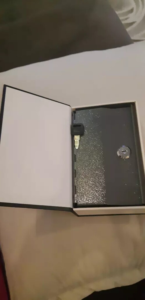 Kitap görünümlü gizli kasa - 2