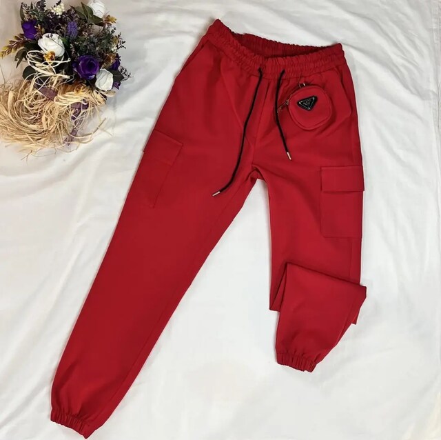 Pantolon (Kırmızı çanta aksesuarlı kargo pantolon)