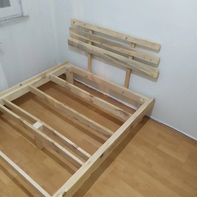 Başlıklı karyola yatak