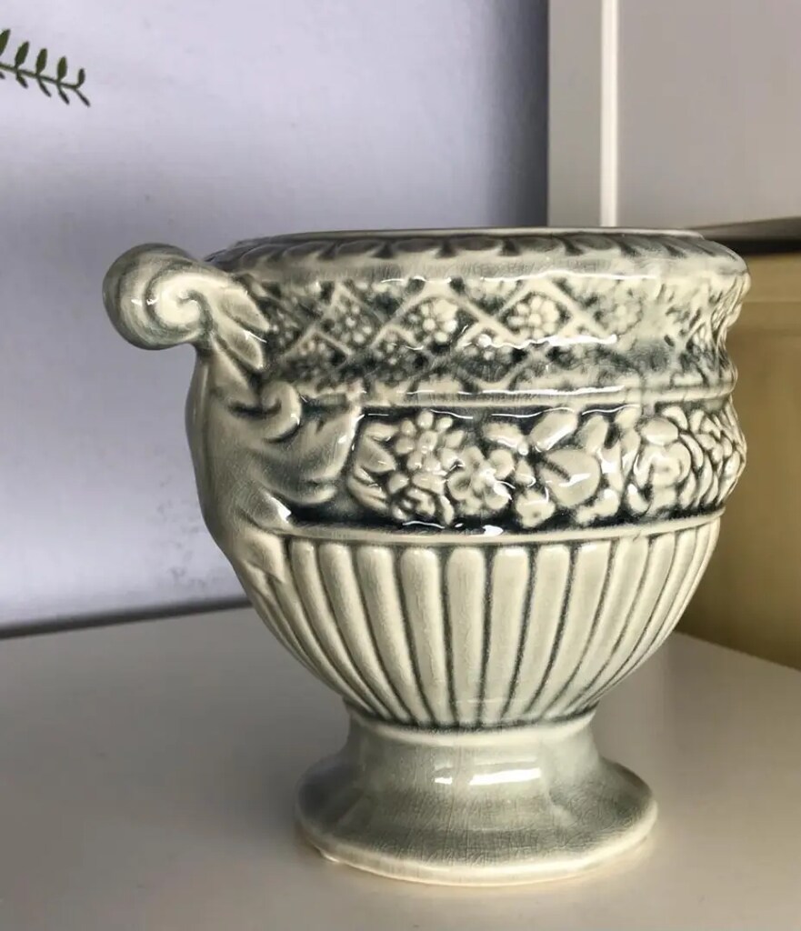 Kabartma Desenli Porselen Saksı & Madame Coco - 6