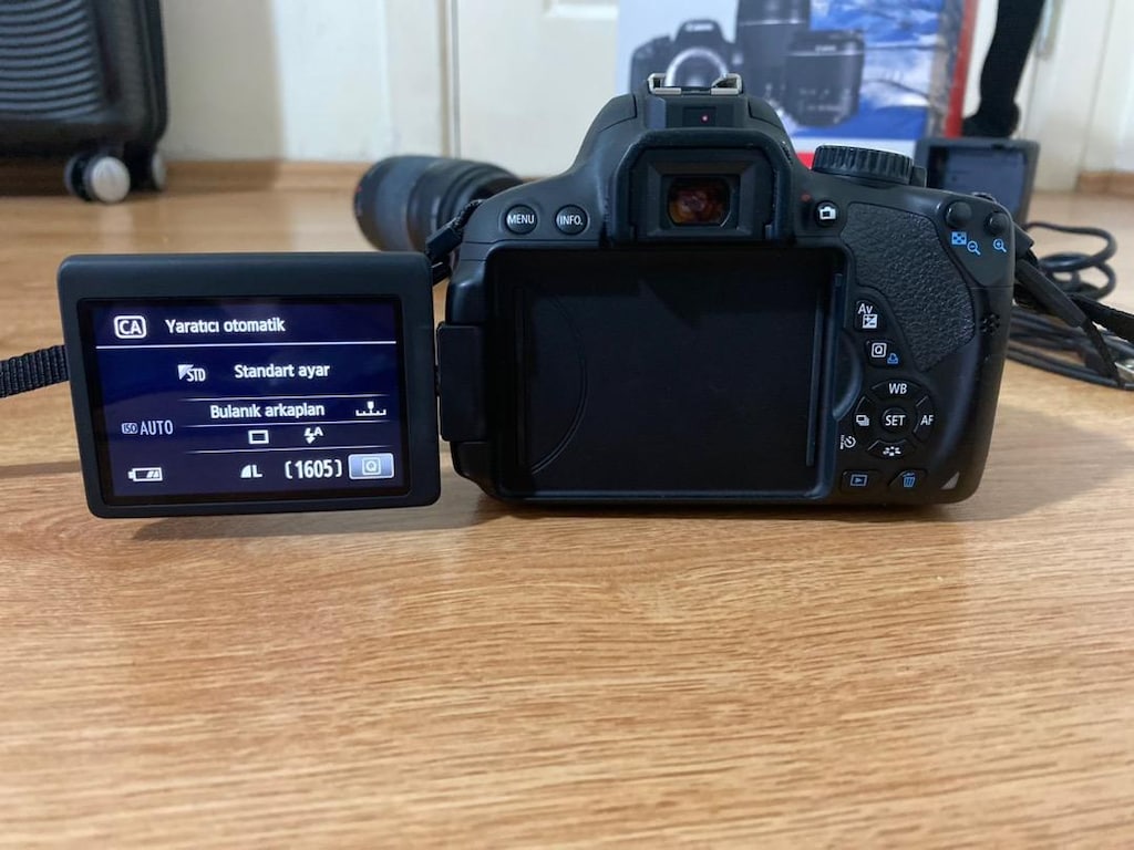 Canon EOS 650D Fotoğraf Makinesi Çantalı - 4