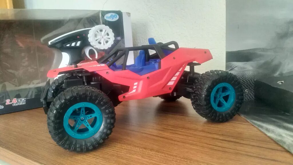 Uzaktan kumandalı şarjlı jeep arazi araç. 30cm uzunluk - 8