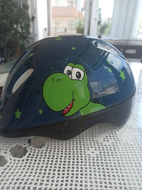 Çocuk bisiklet kaskı