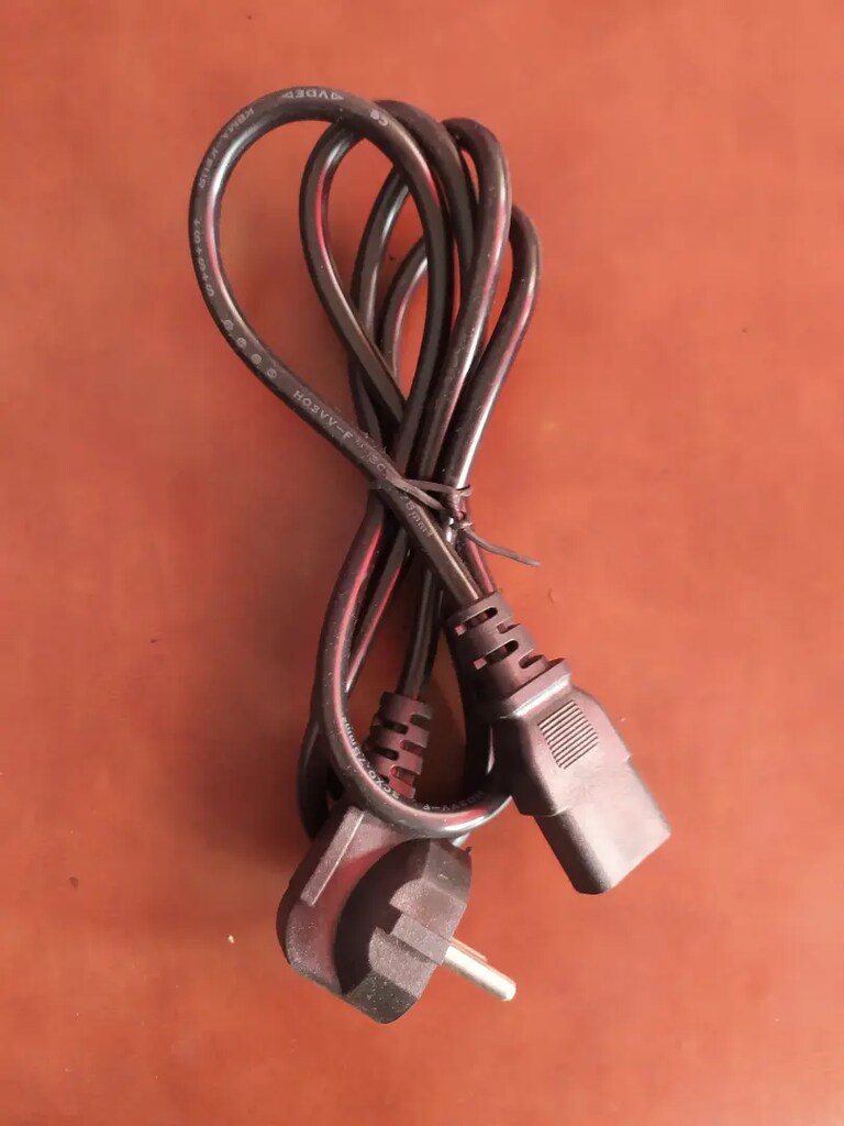 Bilgisayar power kablosu