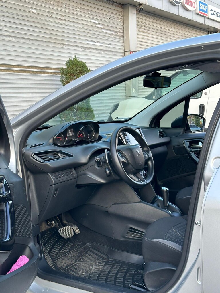 114 bin km'de Otomatik Peugeot 208 yakıt cimrisi - 4
