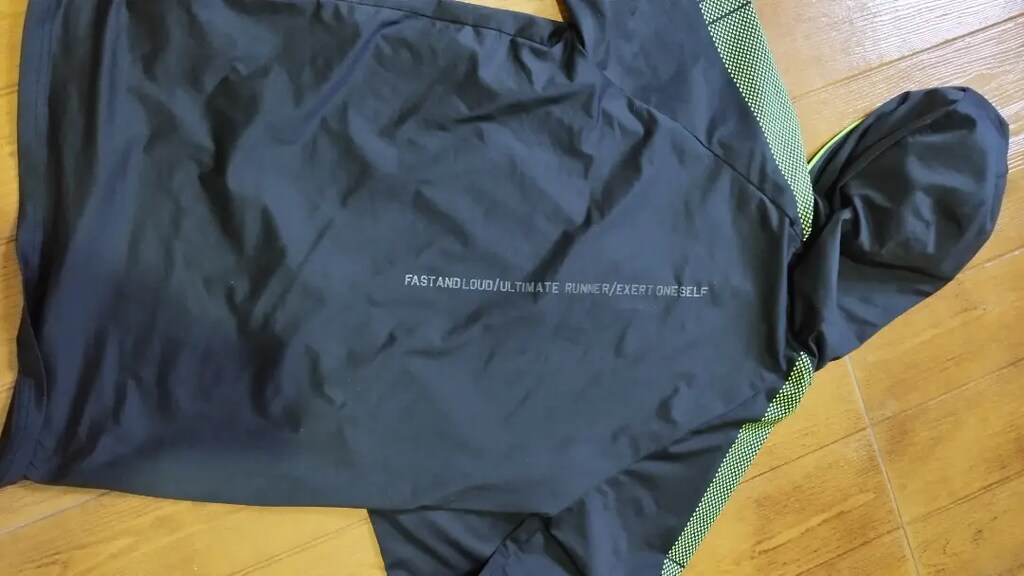 Kapişonlu sweat..Bir çok daha var..Bir çok kaşe kaban, kot pantolon - 4