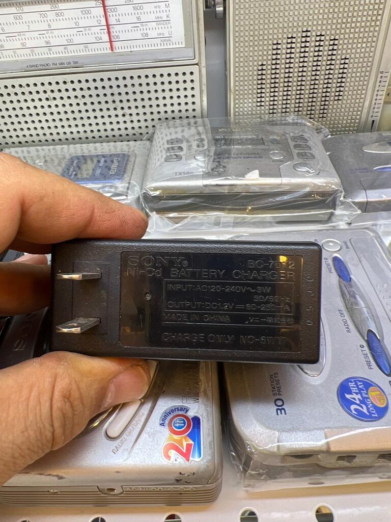 Sony battery charger BC 7DT2 - 3